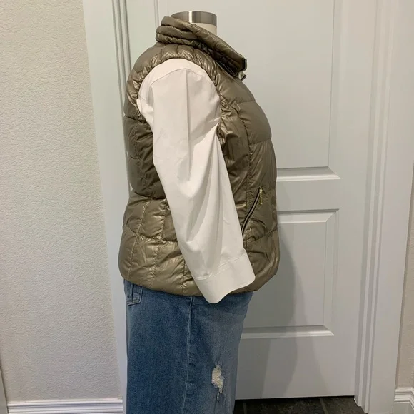 Women's Bronze Puffer Vest - Picture 2 of 9